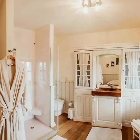 Luxurious Chateau Asa In Vila