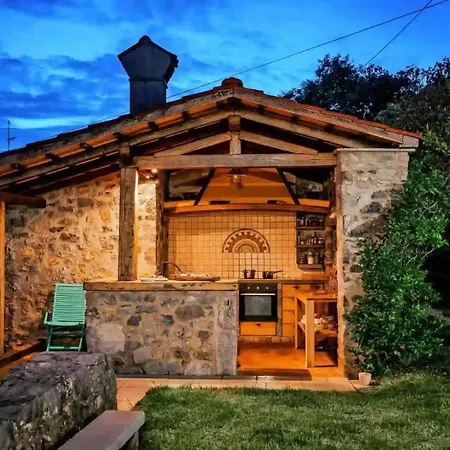 Luxurious Chateau Asa In 別荘